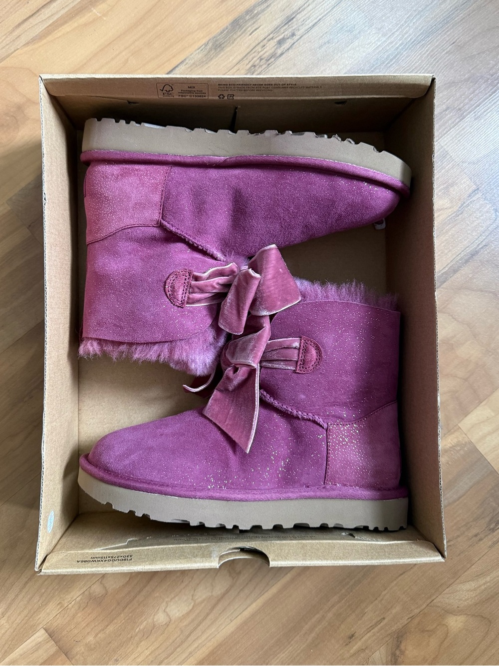 NWT/BNIB Special Edition Gita Twinkle Bow Mini: Ugg